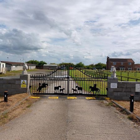Braemar Equestrian, East Riding Of Yorkshire Hotel Burton Pidsea Exterior photo